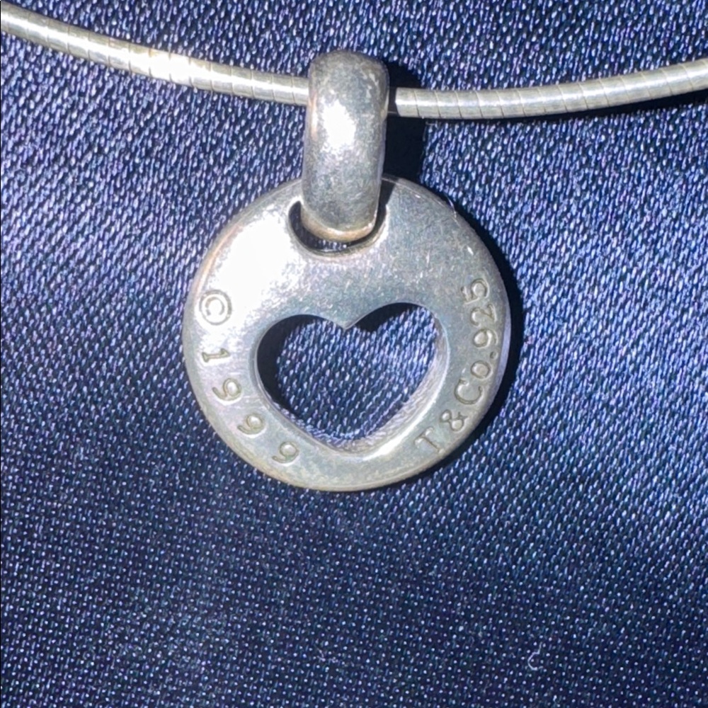 Tiffany & Co Silver Circle Heart Necklace from 1999 - Picture 2 of 4